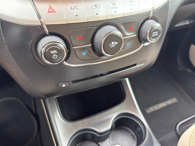 2015 Dodge Journey American Value Package - Photo 20 - Canyon Country, CA 91351