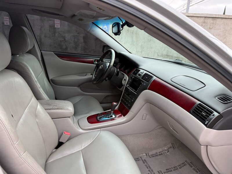2002 Lexus ES 300 - Photo 16 - Canyon Country, CA 91351