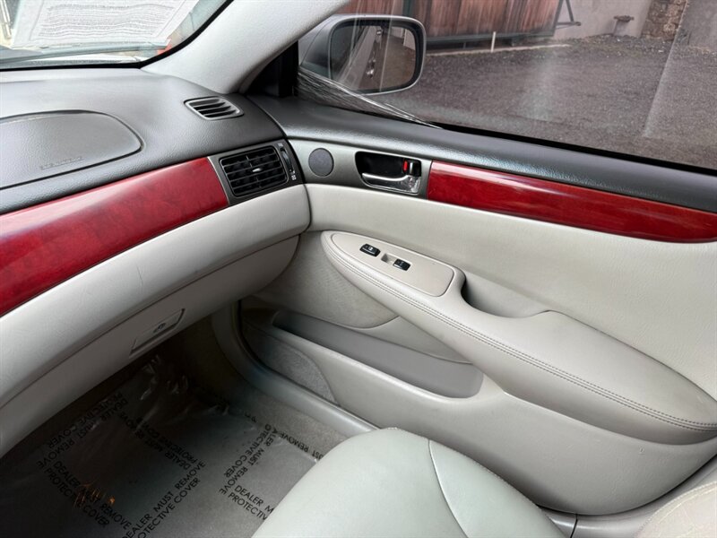 2002 Lexus ES 300 - Photo 26 - Canyon Country, CA 91351
