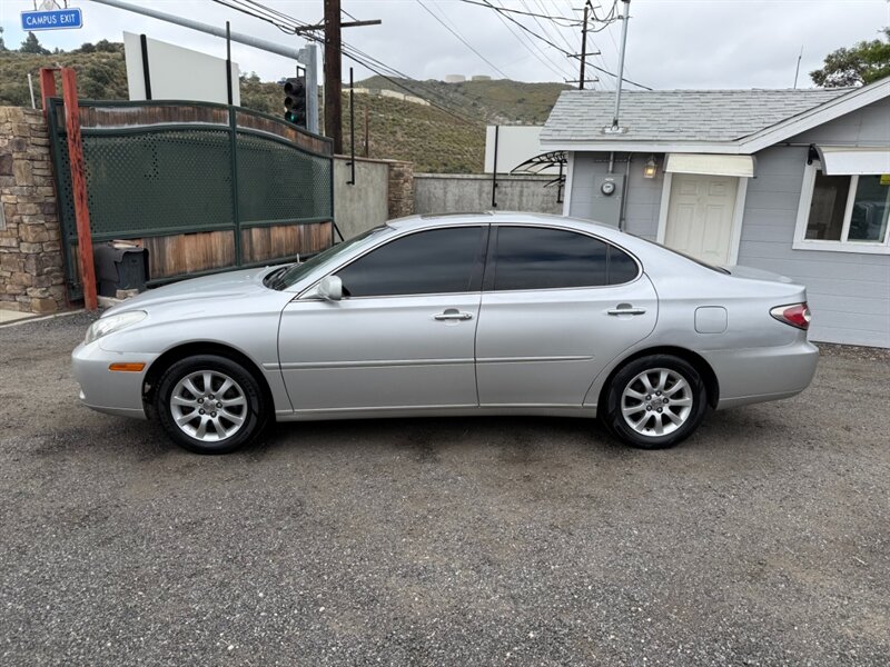 2002 Lexus ES 300 - Photo 2 - Canyon Country, CA 91351