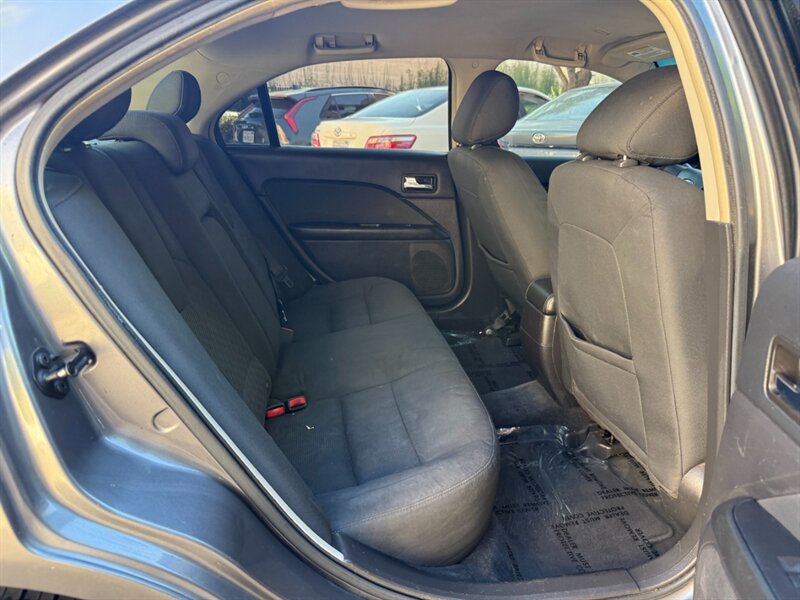 2012 Ford Fusion SE - Photo 12 - Canyon Country, CA 91351