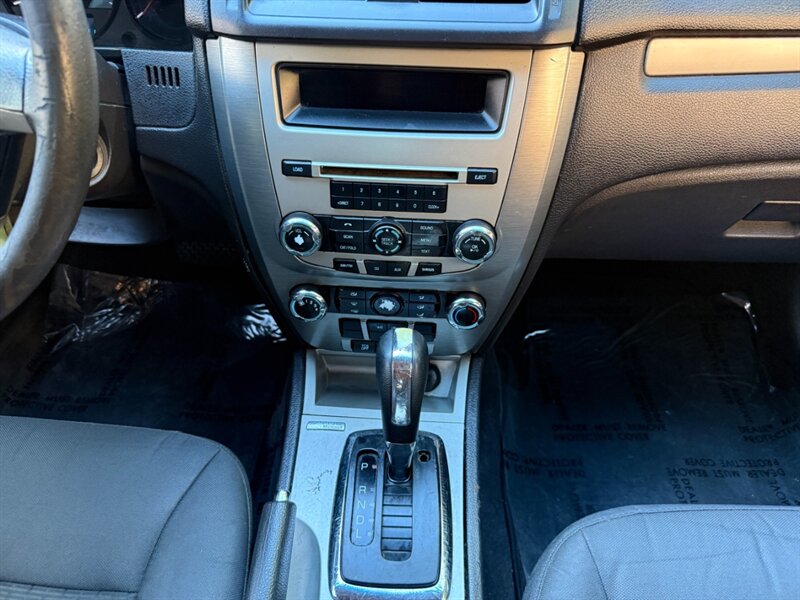 2012 Ford Fusion SE - Photo 13 - Canyon Country, CA 91351