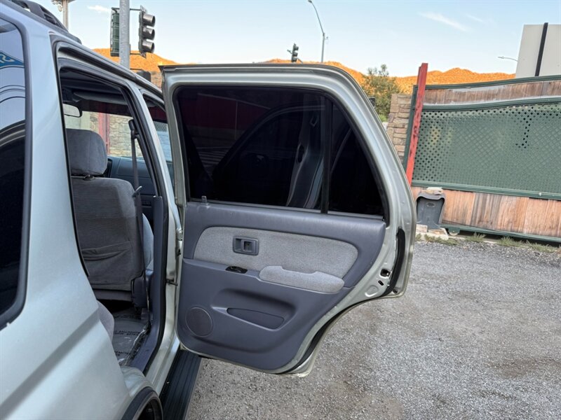 2000 Toyota 4Runner SR5 - Photo 34 - Canyon Country, CA 91351