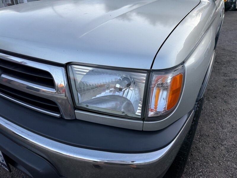 2000 Toyota 4Runner SR5 - Photo 11 - Canyon Country, CA 91351