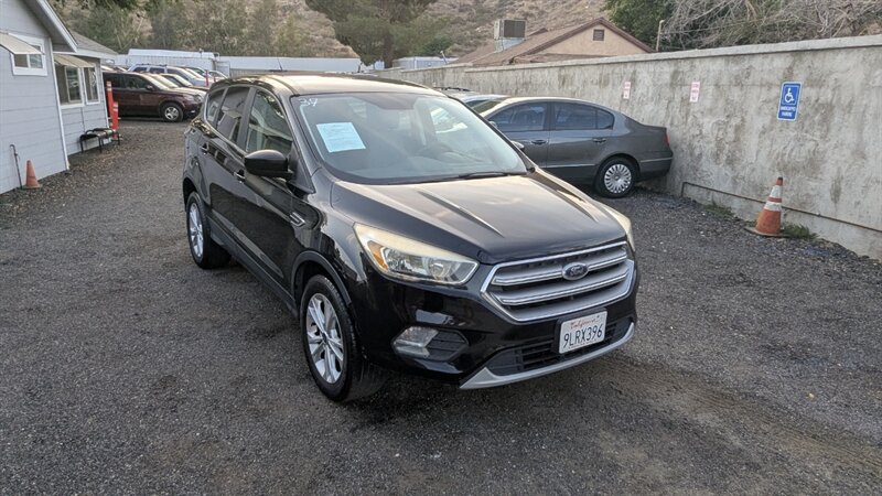 2017 Ford Escape SE - Photo 12 - Canyon Country, CA 91351