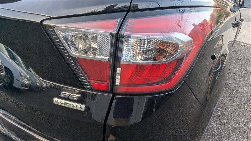 2017 Ford Escape SE - Photo 17 - Canyon Country, CA 91351