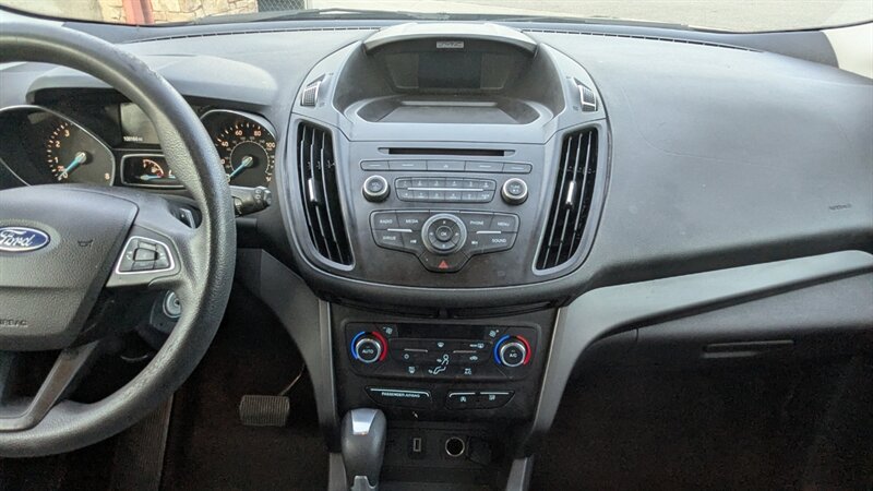 2017 Ford Escape SE - Photo 28 - Canyon Country, CA 91351