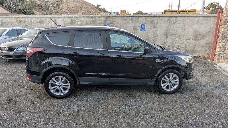2017 Ford Escape SE - Photo 11 - Canyon Country, CA 91351