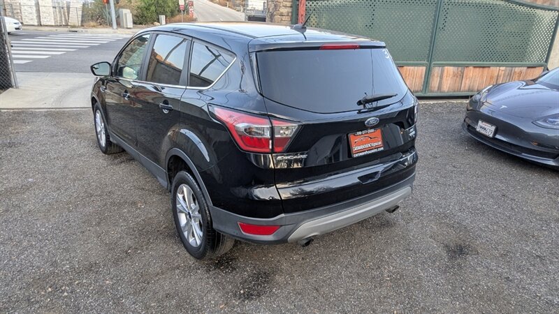 2017 Ford Escape SE - Photo 7 - Canyon Country, CA 91351