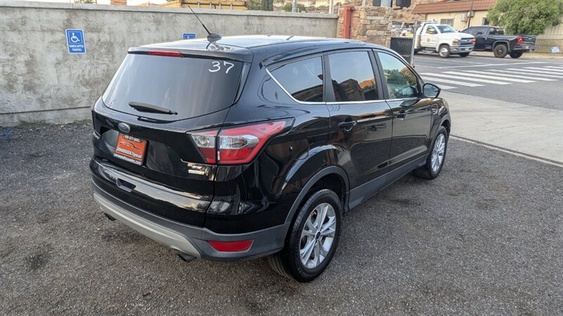 2017 Ford Escape SE - Photo 9 - Canyon Country, CA 91351