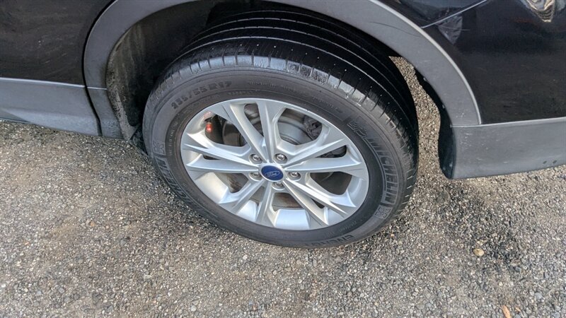 2017 Ford Escape SE - Photo 15 - Canyon Country, CA 91351