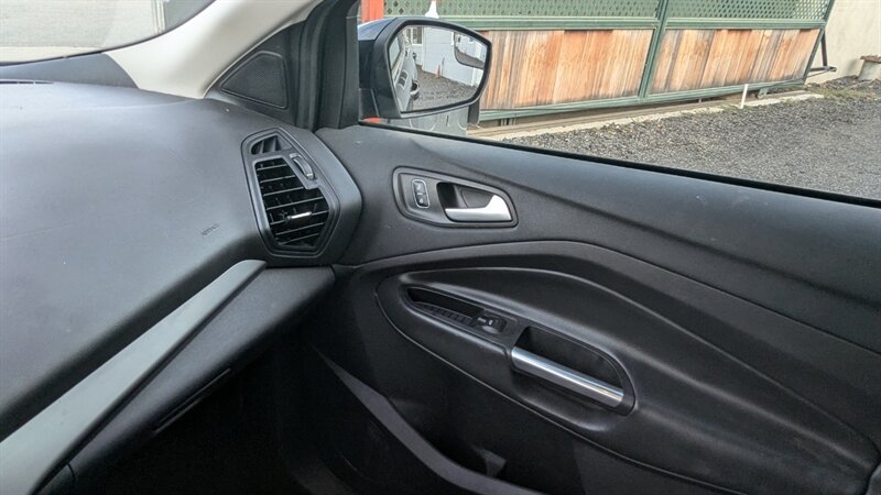 2017 Ford Escape SE - Photo 30 - Canyon Country, CA 91351