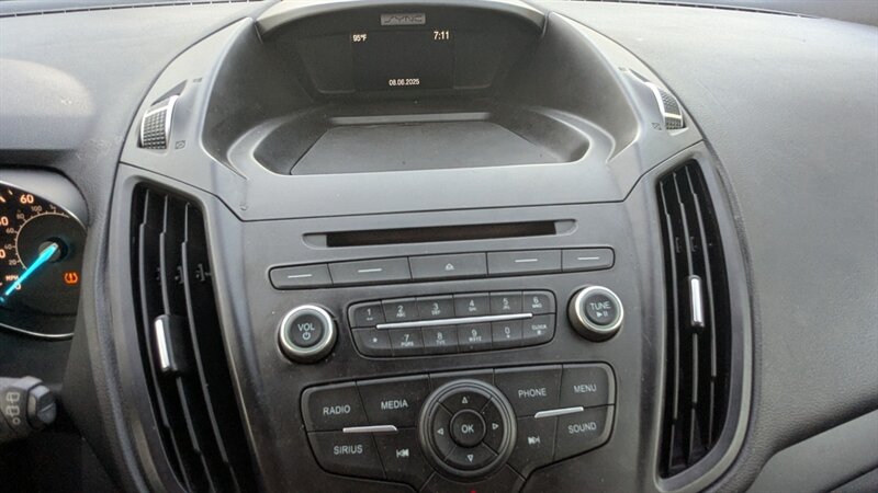 2017 Ford Escape SE - Photo 33 - Canyon Country, CA 91351