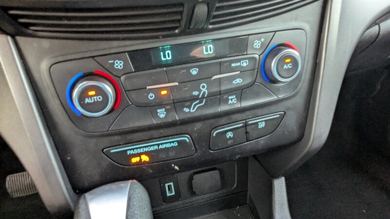 2017 Ford Escape SE - Photo 32 - Canyon Country, CA 91351