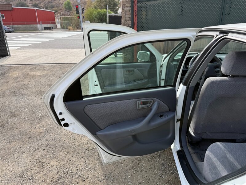 2000 Toyota Camry LE - Photo 30 - Canyon Country, CA 91351