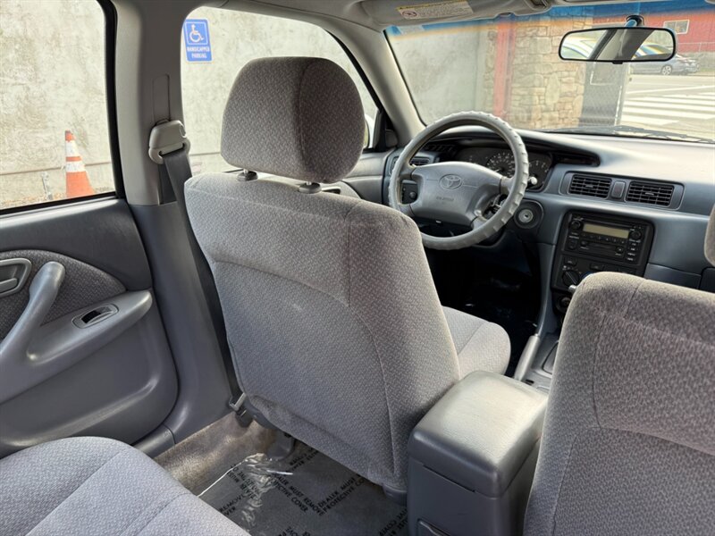 2000 Toyota Camry LE - Photo 16 - Canyon Country, CA 91351