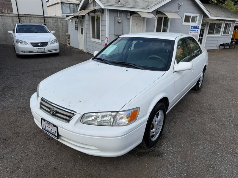 2000 Toyota Camry LE   - Photo 1 - Canyon Country, CA 91351