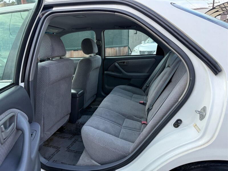 2000 Toyota Camry LE - Photo 12 - Canyon Country, CA 91351