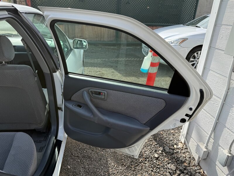2000 Toyota Camry LE - Photo 32 - Canyon Country, CA 91351