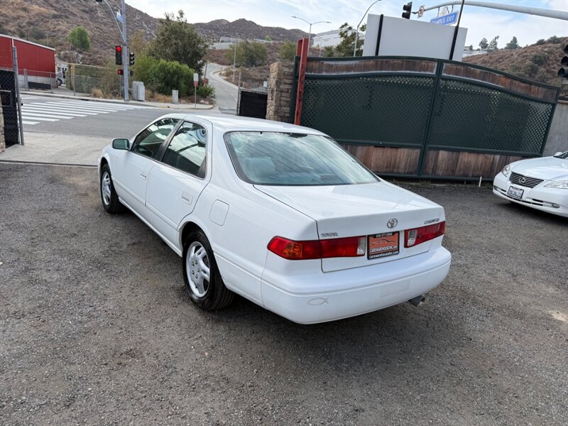 2000 Toyota Camry LE - Photo 4 - Canyon Country, CA 91351