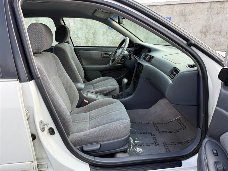 2000 Toyota Camry LE - Photo 14 - Canyon Country, CA 91351