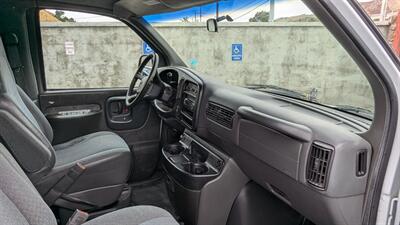 2001 GMC Savana G2500   - Photo 27 - Canyon Country, CA 91351