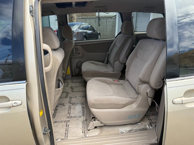 2004 Toyota Sienna LE 7 Passenger - Photo 17 - Canyon Country, CA 91351