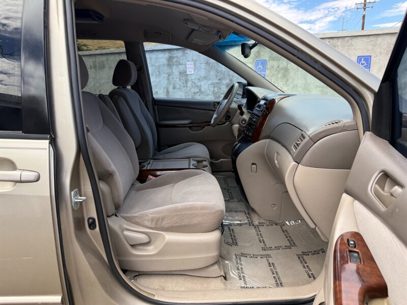 2004 Toyota Sienna LE 7 Passenger - Photo 16 - Canyon Country, CA 91351