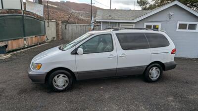 2001 Toyota Sienna LE   - Photo 5 - Canyon Country, CA 91351