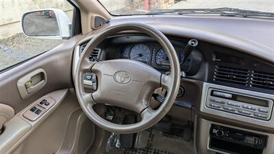 2001 Toyota Sienna LE   - Photo 37 - Canyon Country, CA 91351