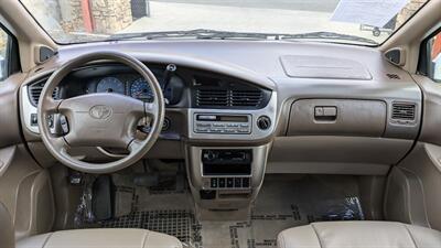 2001 Toyota Sienna LE   - Photo 35 - Canyon Country, CA 91351