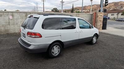 2001 Toyota Sienna LE   - Photo 11 - Canyon Country, CA 91351