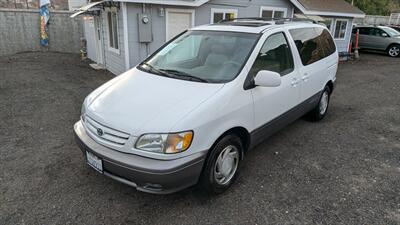 2001 Toyota Sienna LE   - Photo 1 - Canyon Country, CA 91351