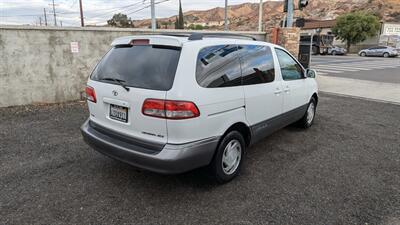 2001 Toyota Sienna LE   - Photo 10 - Canyon Country, CA 91351