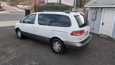 2001 Toyota Sienna LE   - Photo 7 - Canyon Country, CA 91351