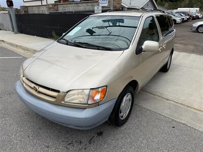 2001 Toyota Sienna XLE Van