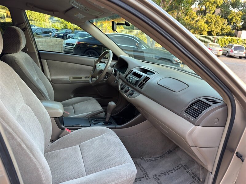 2002 Toyota Camry LE V6 - Photo 16 - Canyon Country, CA 91351