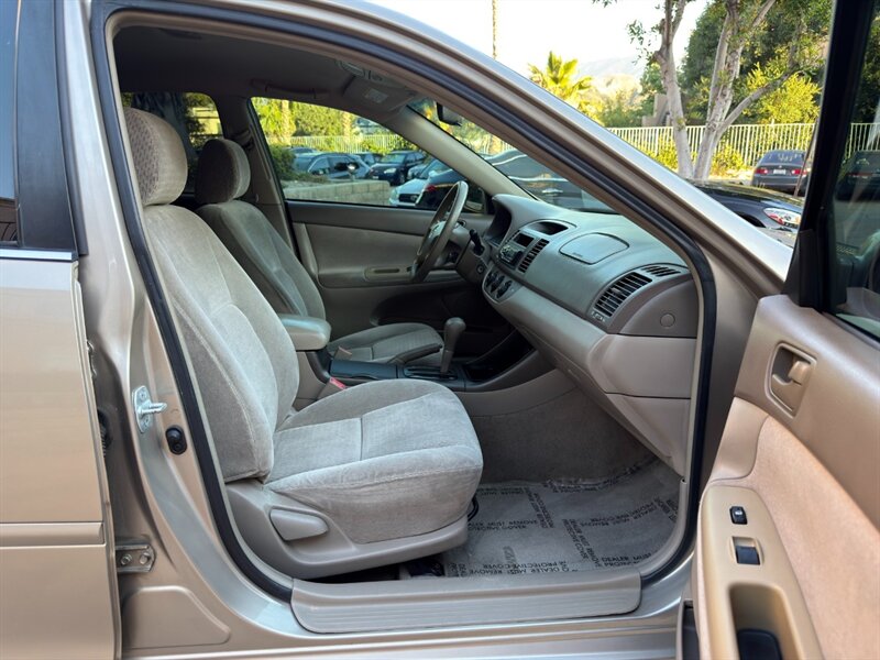 2002 Toyota Camry LE V6 - Photo 17 - Canyon Country, CA 91351