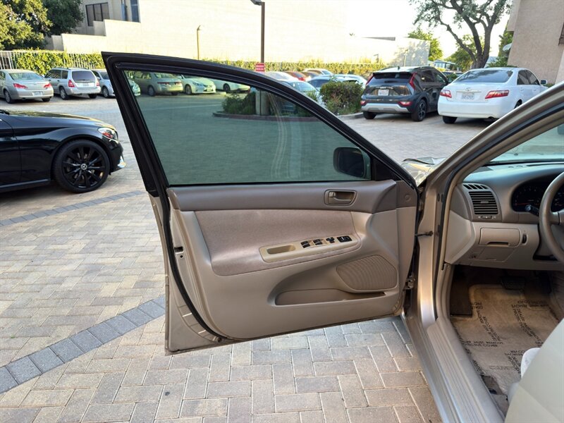 2002 Toyota Camry LE V6 - Photo 39 - Canyon Country, CA 91351