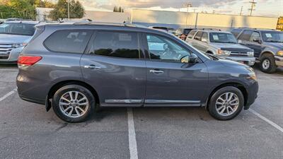 2013 Nissan Pathfinder SL   - Photo 8 - Canyon Country, CA 91351