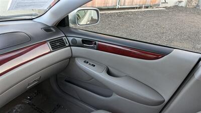 2002 Lexus ES 300   - Photo 45 - Canyon Country, CA 91351