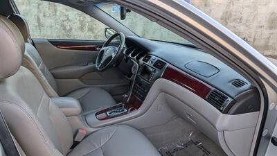 2002 Lexus ES 300   - Photo 27 - Canyon Country, CA 91351