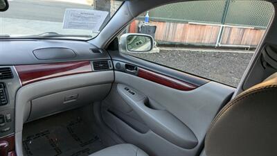 2002 Lexus ES 300   - Photo 38 - Canyon Country, CA 91351