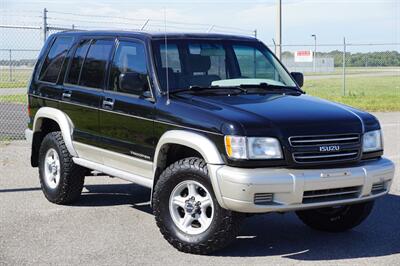 2001 Isuzu Trooper S   - Photo 1 - Tampa, FL 33614