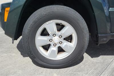 2011 Jeep Liberty Sport   - Photo 9 - Tampa, FL 33614