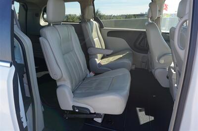 2013 Chrysler Town and Country Touring   - Photo 18 - Tampa, FL 33614