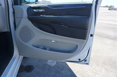 2013 Chrysler Town and Country Touring   - Photo 22 - Tampa, FL 33614