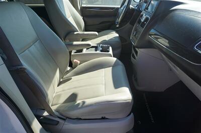 2013 Chrysler Town and Country Touring   - Photo 17 - Tampa, FL 33614