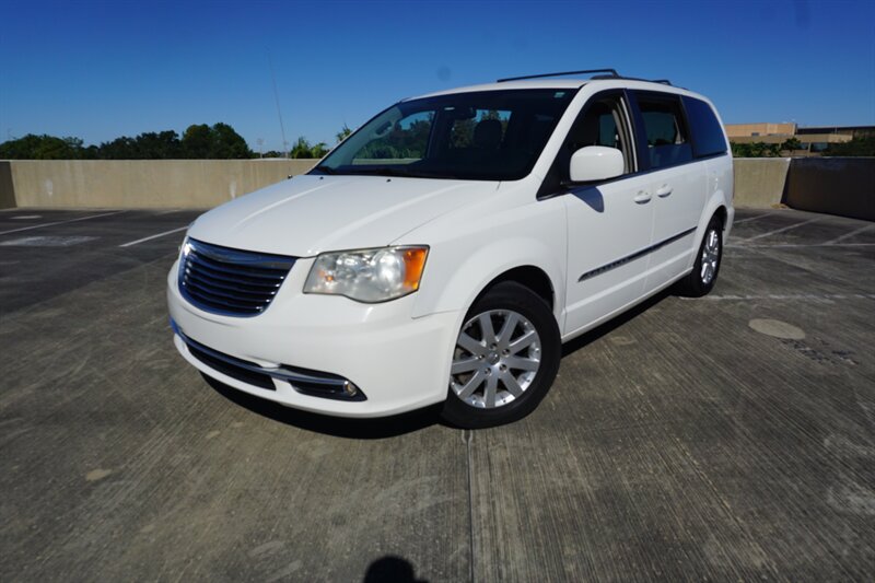 2013 Chrysler Town and Country Touring  