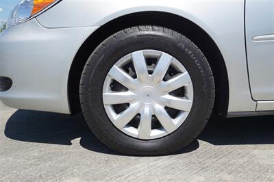 2002 Toyota Camry LE   - Photo 9 - Tampa, FL 33614